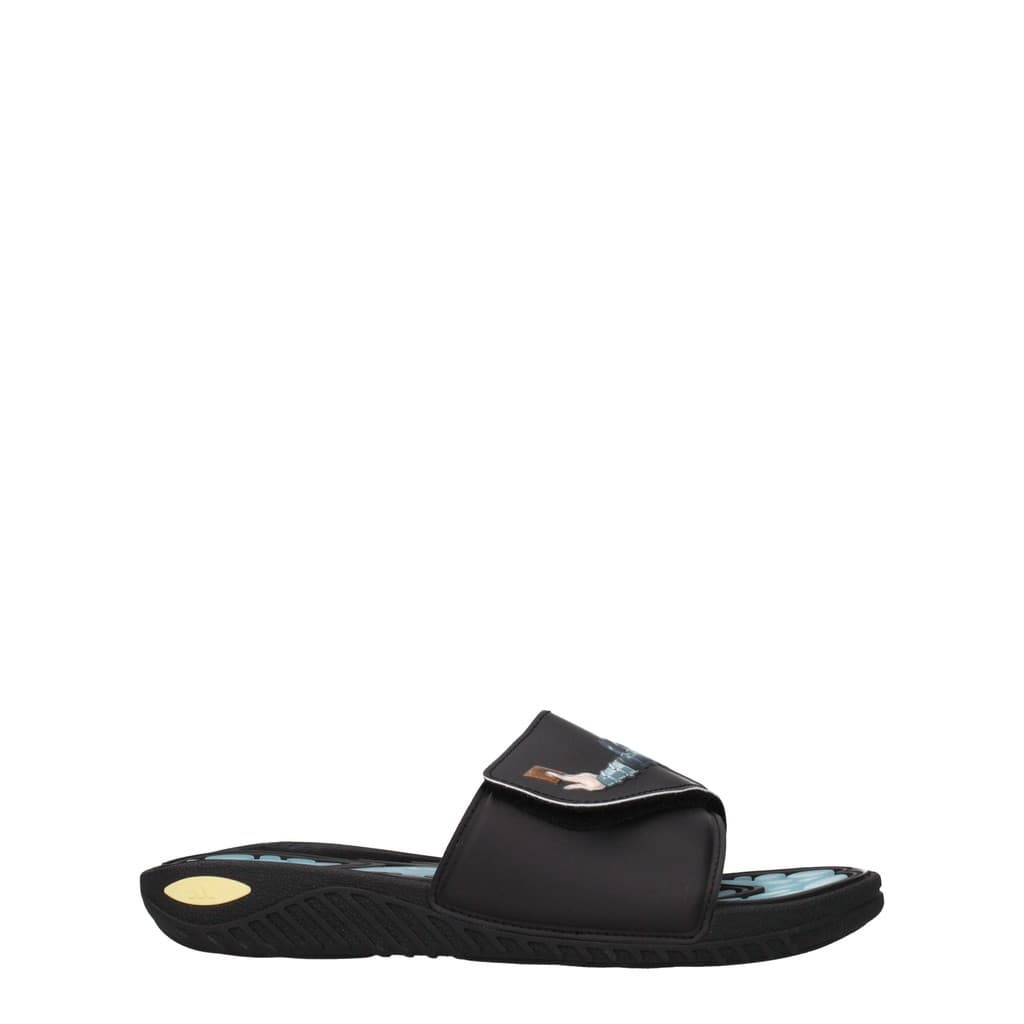 ADIDAS — Colore Primario: Nero
Stile: Sporty Glam
Tipo Di Chiusura: Chiusura A Strappo
Materiali: Gomma
Suola Della Scarpa: Gomma
Punta Della Scarpa: Open Toe
Tipologia Tacco: Tacchi Bassi & Flat
Colore Secondario: Celeste
Mpn: Ureptossagehq4276