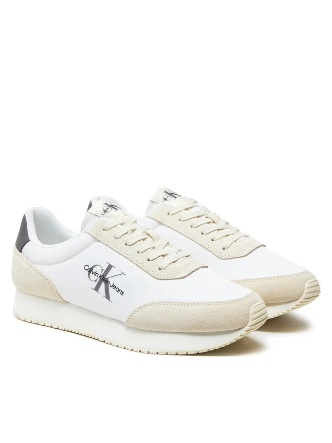 Sneakers Calvin Klein Jeans Retro Runner Su-Ny Mono bianco – vista 3/4 anteriore, paio